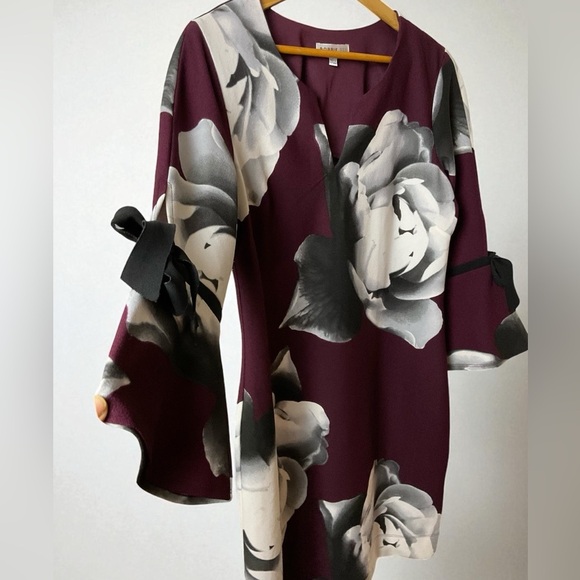Robbie Bee Burgundy and White Floral Long Sleeve Dress - Picture 3 of 11